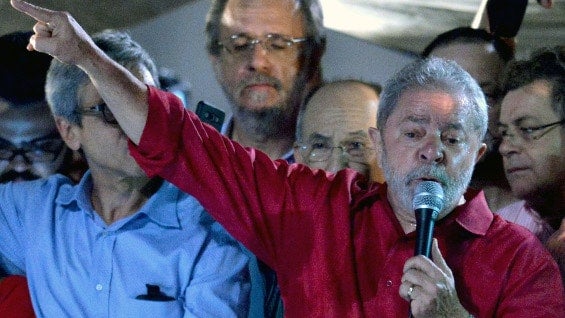 Lula encabezó la marcha a favor de Dilma Rousseff. Foto: AFP.
