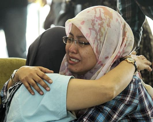 La investigación también se centra en determinar porqué el avión dio media vuelta antes de desaparecer. Foto: AFP