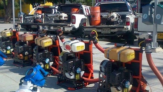 Además de los vehículos fumigadores, operarios a pie fumigarán en las zonas residenciales de la ciudad. Foto oficial.