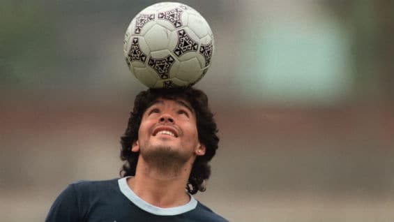 El gol de Maradona a Inglaterra en los cuartos de final del mundial de México 86 fue considerado como el mejor del siglo. Foto Agencia AFP
