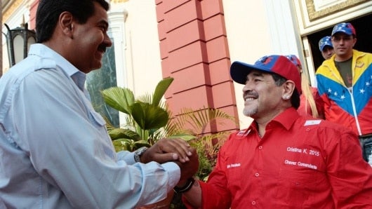 Diego Armando Maradona visita Venezuela en abril de 2013 para apoyar primera campaña presidencial de Nicolás Maduro. Foto: Presidencia Venezuela.