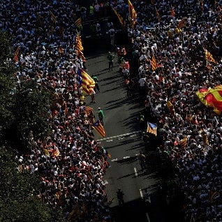 Cientos de miles de personas se manifestaron en Barcelona por la ...