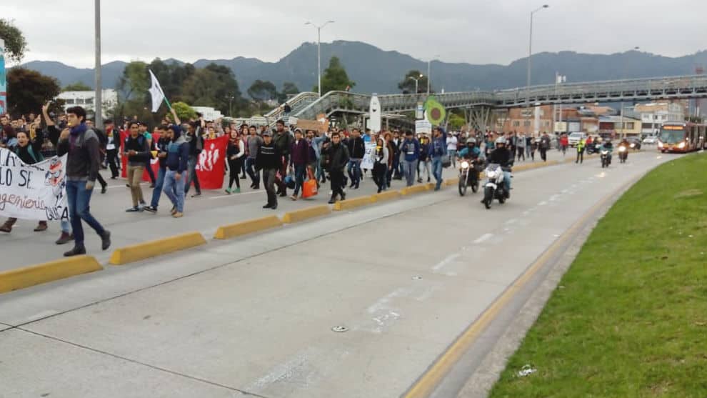 Avanza nueva marcha de estudiantes en Bogotá | Noticias RCN