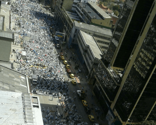 Los trabajadores de la salud le piden al Gobierno que suspenda el trámite de la reforma a la salud. Foto: RCN.