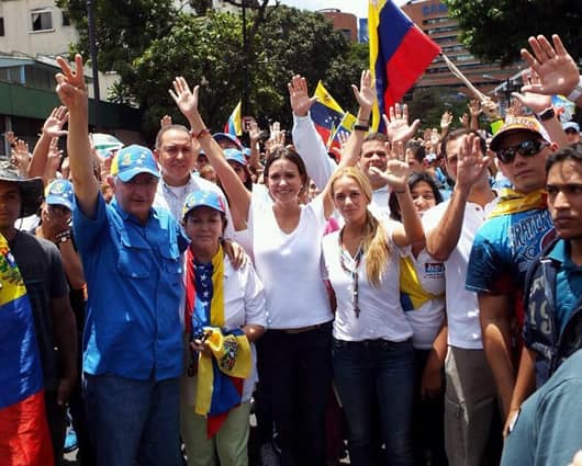 Varios representantes de la oposición acudieron a la marcha. Foto: @MariaCorinaYA