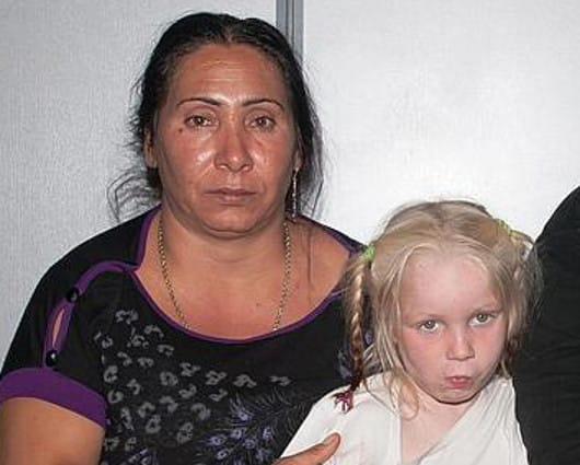 La menor, de cabello rubio, fue hallada en un campamento gitano en Grecia.