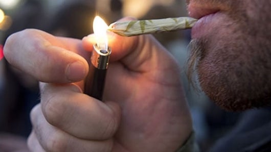 20 gramos de marihuana son insuficientes para algunos adictos, dice la Corte. Foto: AFP