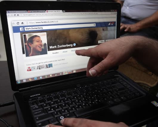 Las directivas de la empresa aseguran que la función simplificará las búsquedas en Facebook. Foto: AFP