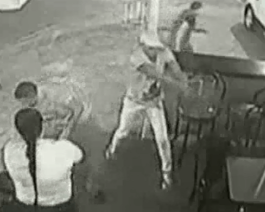 Los hombres ingresaron al lugar disparando. Foto: RCN.