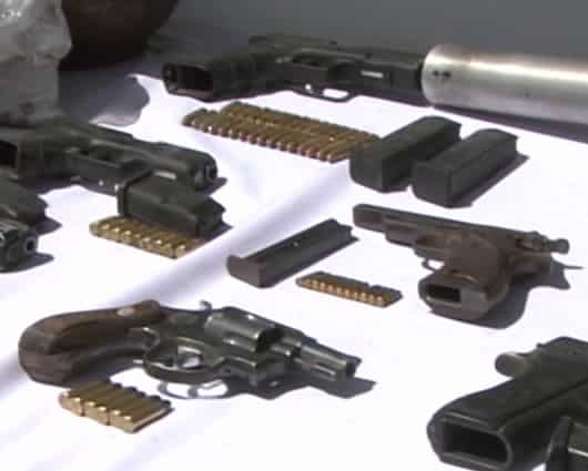 Según las autoridades, el trafico de armas mueve miles de millones de dólares en Bogotá.