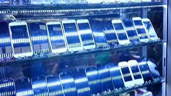 En la zona se comercia desde accesorios hasta equipos de alta gama. Foto: NoticiasRCN