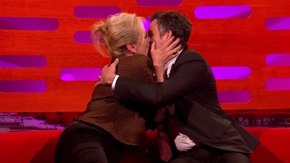 Meryl Streep y Mark Ruffalo fueron invitados a 'The Graham Norton Show'.