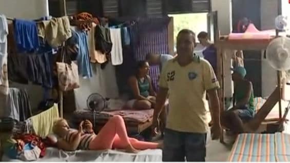 Hay más de 2.000 cubanos hacinados en Turbo, Antioquia.