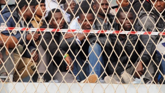 Cientos de inmigrantes fueron rescatados este fin de semana en las aguas del Mediterraneo. Foto: AFP