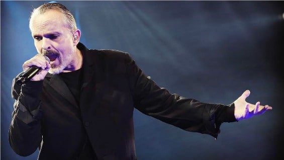 Bosé habría enviado a su cuerpo de seguridad contra los periodistas. Foto: Instagram.