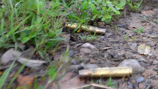 Expertos investigan si hay más explosivos en la zona. Foto: AFP.
