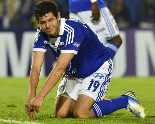 El partido había sido suspendido a 15 minutos del final. Foto: AFP.