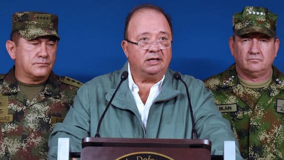 El ministro de Defensa, Luis Carlos Villegas, acompañado por altos mandos Militares y de Policía, entregó declaraciones a cerca la situación de orden público en el país y particularmente sobre la región del Urabá. Foto: Mindefensa.