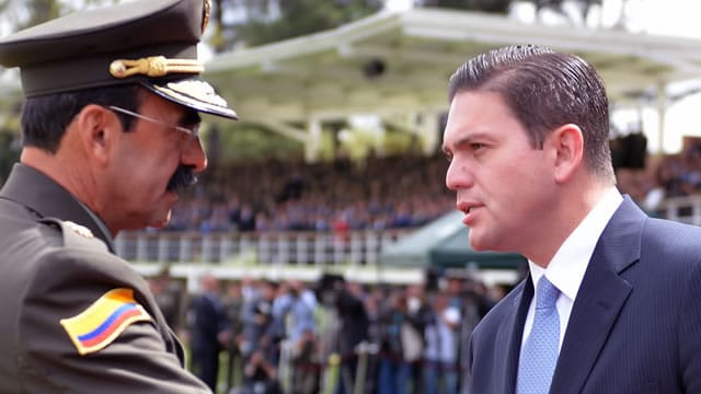Rodolfo Palomino, director de la Policía, y Juan Carlos Pinzón, ministro de Defensa. Foto oficial.