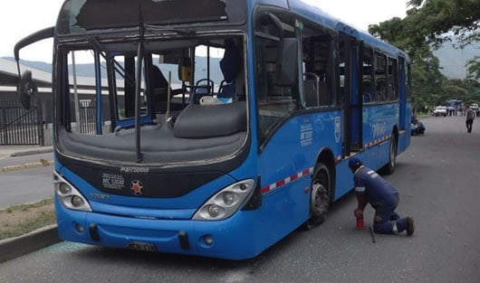 Los buses del MIO han sido atacados. Foto: @Bornpiolero.