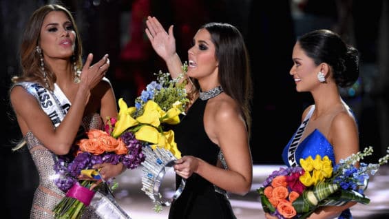 La confusión por el error en Miss Universo. Foto: AFP.
