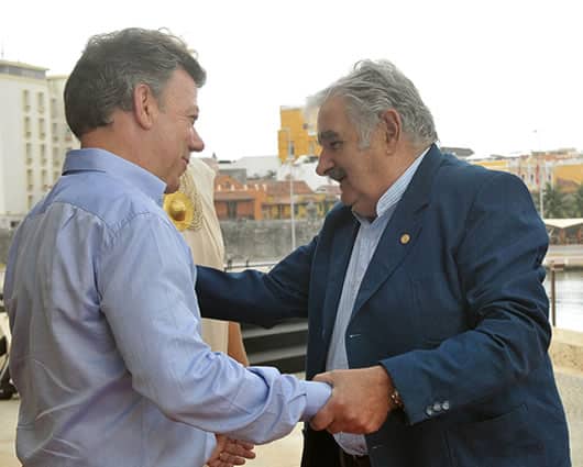 El presidente Santos y el mandatario uruguayo José Mujica. Foto Presidencia.