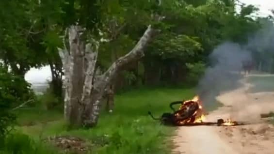 El ELN quemó cuatro motos de madres que llevaban sus hijos al colegio.