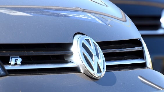 La revisión a los vehículos iniciarían en enero de 2016. Foto: AFP.