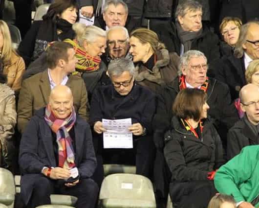 El técnico del Chelsea, José Mourinho en la grada del partido Bélgica-Colombia. Foto: EFE