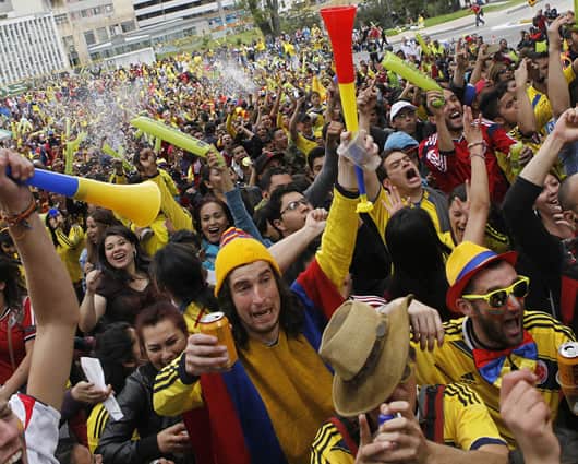 Los bogotanos salieron masivamente a celebrar el triunfo de la Selección. Foto: EFE