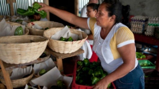 Actualmente, las mujeres deben jubilarse a los 57 años. Foto: AFP