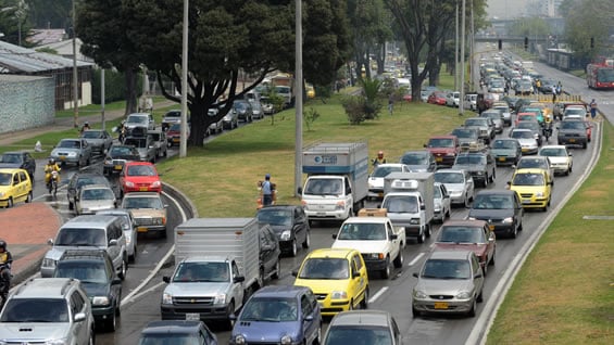 Las tarifas de comparendos aplican para todo el territorio nacional. Foto: AFP.