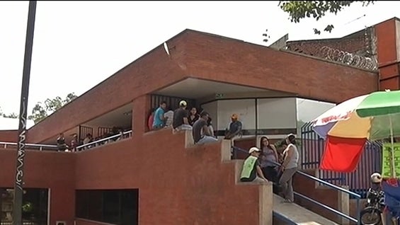 Una ambulancia llegó al lugar pero el hombre ya no presentaba signos vítales. Foto: NoticiasRCN