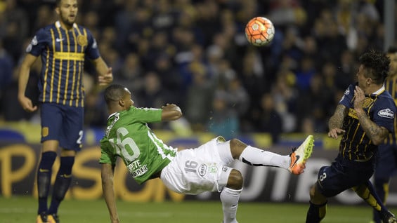 El once ‘verdolaga’ cayó 0-1 ante Rosario Central en el partido de ida de cuartos de final de Libertadores. Foto: EFE.
