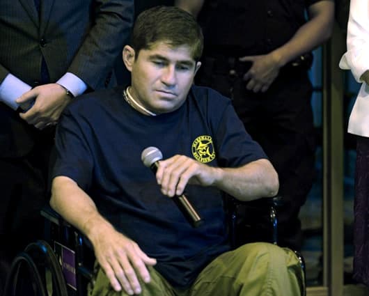 José Salvador Alvarenga volvió a ver a su familia en El Salvador. Foto: AFP