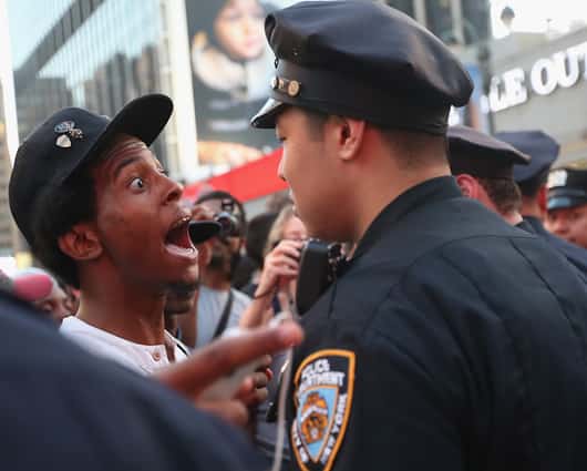 Un abogado independiente verificará si la Policía cumple con la constitución. Foto: AFP