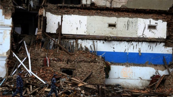 El gobierno estima que Nepal necesita 6.700 millones de dólares para reconstruir las zonas afectadas. Foto: AFP