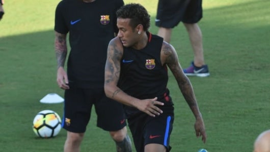 Neymar entrenando. Foto: Héctor Retamal/AFP