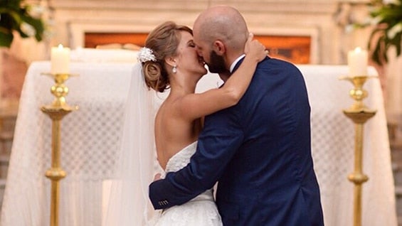 Al matrimonio también asistió su mascota Juana.
