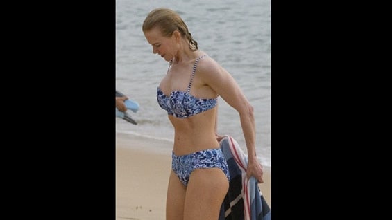 La actriz Nicole Kidman fue captada en bikini durante sus vacaciones en las playas de Sídney.