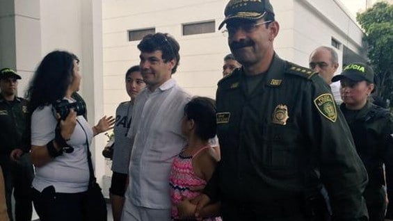 La menor ya se encuentra con su familia. Foto: @PoliciaColombia.
