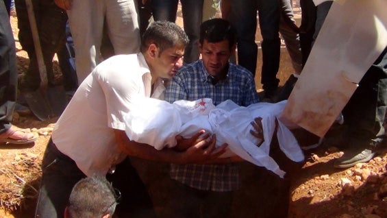 Aylan, su hermano y su madre se encontraban entre los doce sirios que murieron ahogados en el Mar Mediterráneo. Foto: AFP.