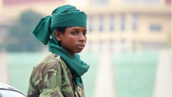 Entre 6.000 y 10.000 niños estarían integrados en los diferentes grupos armados. Foto: Archivo AFP