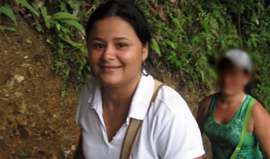 La mujer recibió varios impactos de bala. Foto: AFP.