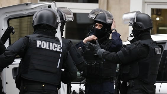 La policía francesa buscaba activamente este jueves a los dos hermanos, uno de ellos yihadista conocido. Foto: AFP