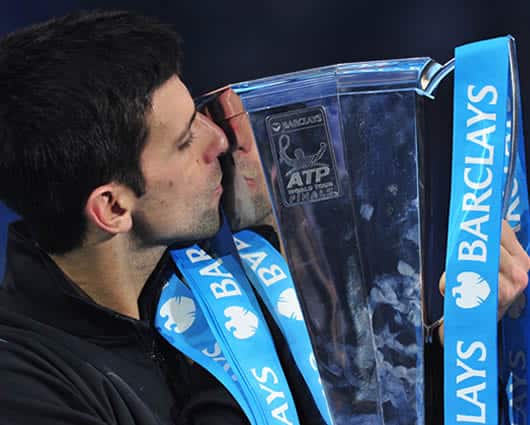 Así celebró su victoria en Londres el tenista serbio Novak Djokovic. Foto: AFP.