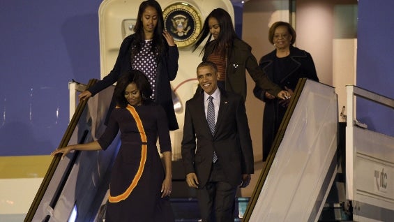 El presidente Obama llegó a Argentina acompañado de su esposa, sus hijas y su suegra. Foto: AFP.