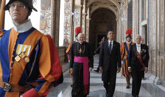 Este será el primer encuentro entre el mandatario de EE.UU. y el papa Francisco. Foto: AFP