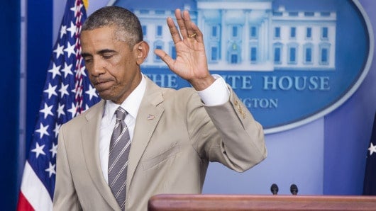 El color beige del vestido del Presidente fue centro de las críticas. Foto: AFP