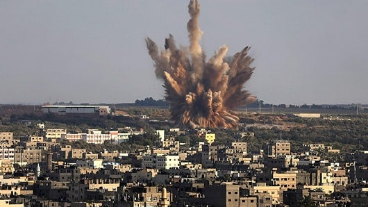 Desde el inicio de la ofensiva israelí, el número de muertos palestinos asciende a 1.906. Foto: EFE.